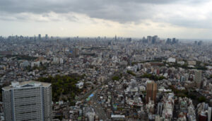 Näkymä Ikebukuron Sunshine 60 -pilvenpiirtäjän näköalatasanteelta.